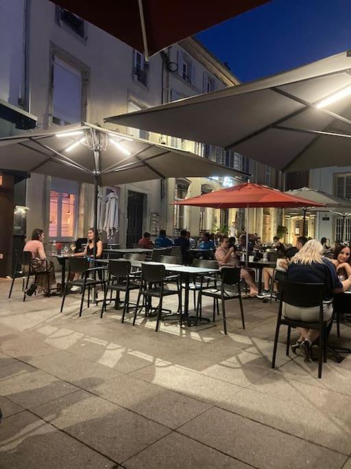 Superbe Appartement A Une Minute A Pied De La Gare Épinal Exterior foto