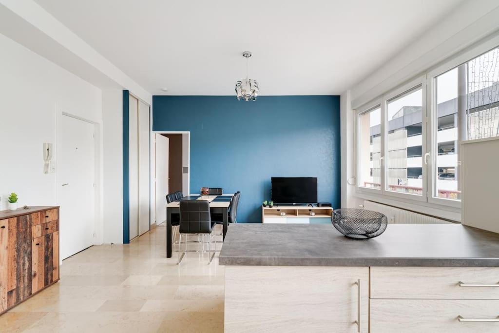 Superbe Appartement A Une Minute A Pied De La Gare Épinal Exterior foto